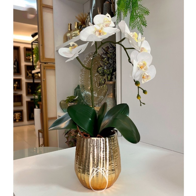 Arranjo de Orquídea Branca c/ 01 Haste em Vaso de Cerâmica Dourado ::  Primavera Design